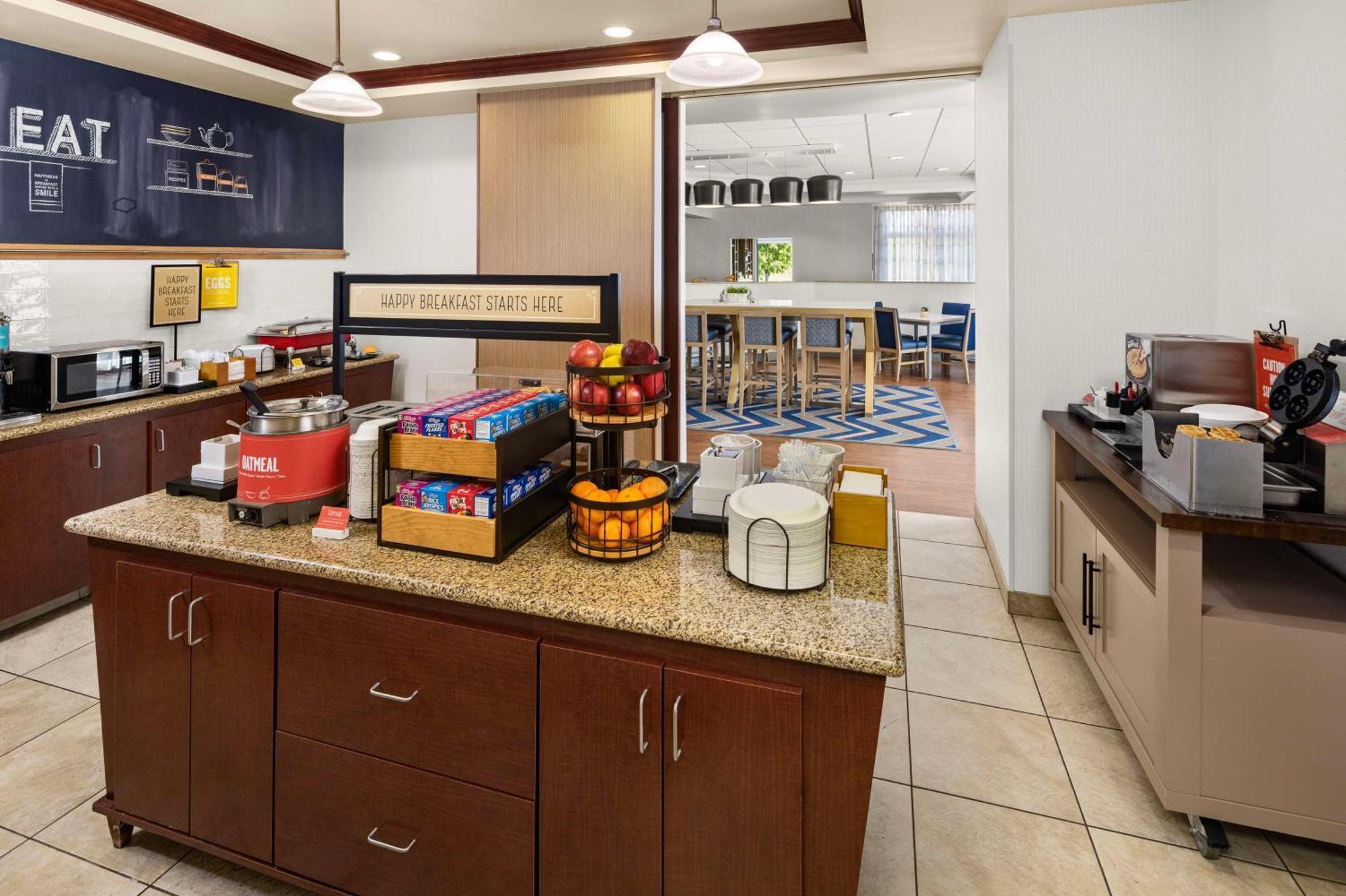 Hampton Inn Fairmont מראה חיצוני תמונה