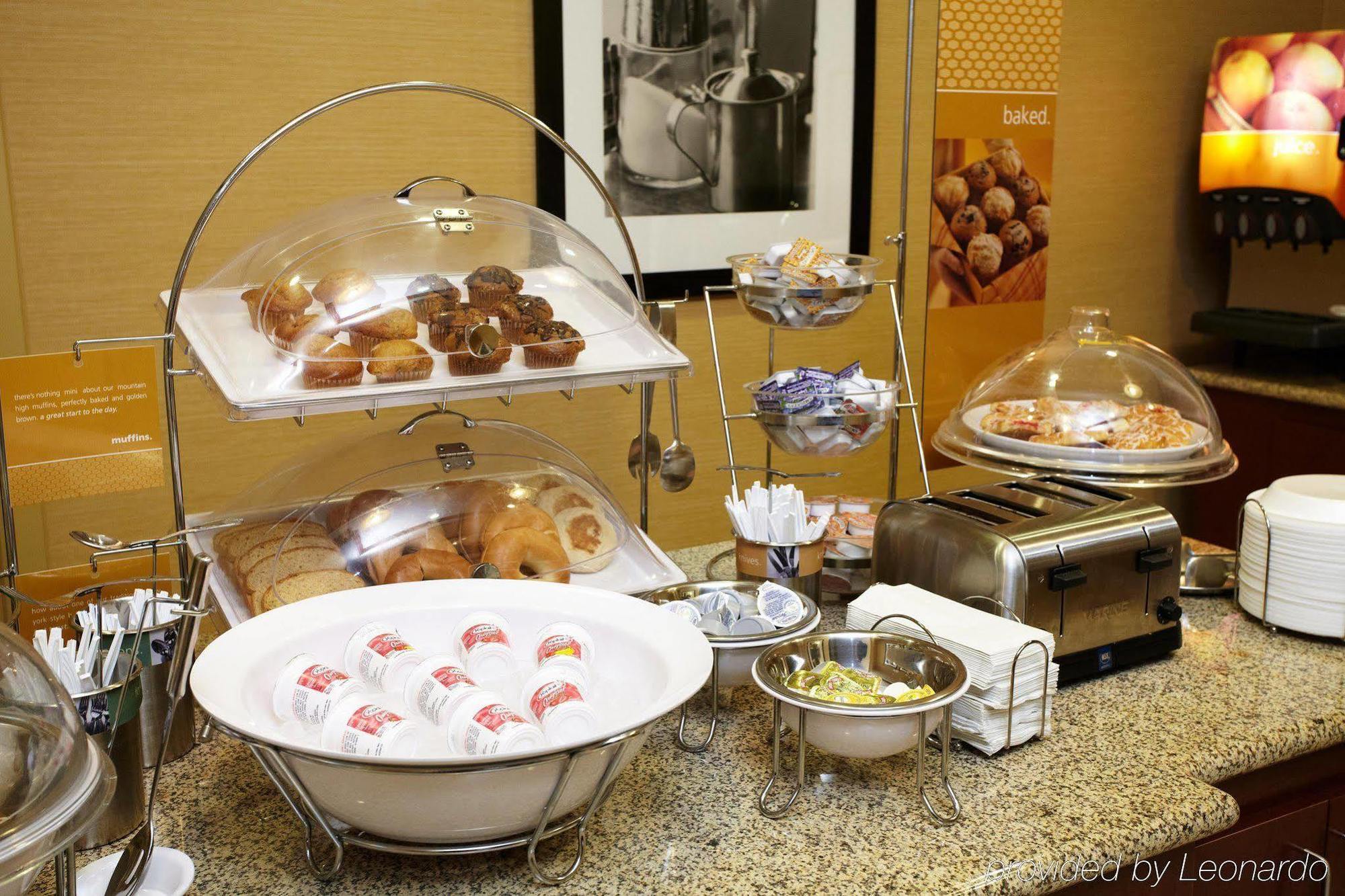 Hampton Inn Fairmont מסעדה תמונה